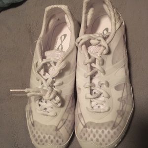 Nfinity Vengeance Cheer shoes size 8 New